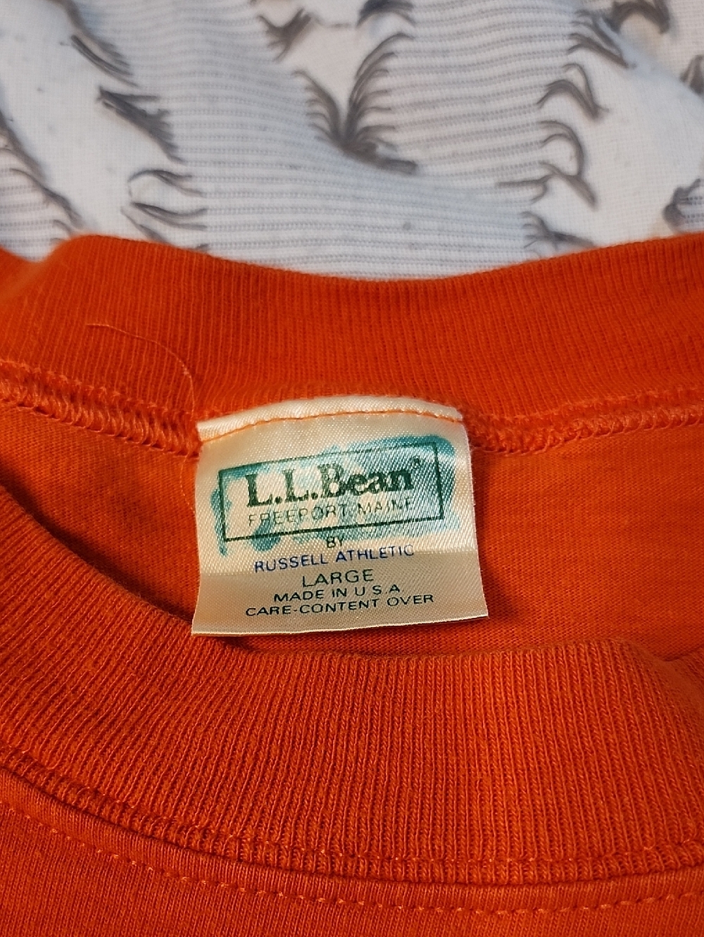Vintage 90's LL Bean Russell Athletic Orange Pocket T-shirt - Picture 3 of 8